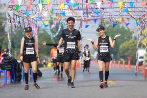 BIB: 304143, 40430, 452
                            <button type="button" onclick="openModal(9919684)" class="btn btn-primary btn-sm float-right btn-popup" data-toggle="modal" data-target=".modal-high-quality">
                        <i class="fas fa-shopping-cart"></i> Add to Cart
                    </button>
                                            <button type="button" onclick="isThisMe(9919684, true)" class="btn btn-success btn-sm float-right btn-popup btn-isme hidden" data-toggle="tooltip" data-placement="bottom" title="นี่คือรูปของคุณใช่ไหม คลิกที่นี่เพื่อเอาเข้าอัลบั้ม">
                        <i class="fas fa-plus"></i> Add to album
                    </button>
                    <button type="button" onclick="isThisMe(9919684, false)" class="btn btn-warning btn-sm float-right btn-popup btn-isnotme hidden">
                        <i class="fas fa-ban"></i> Remove from album
                    </button>